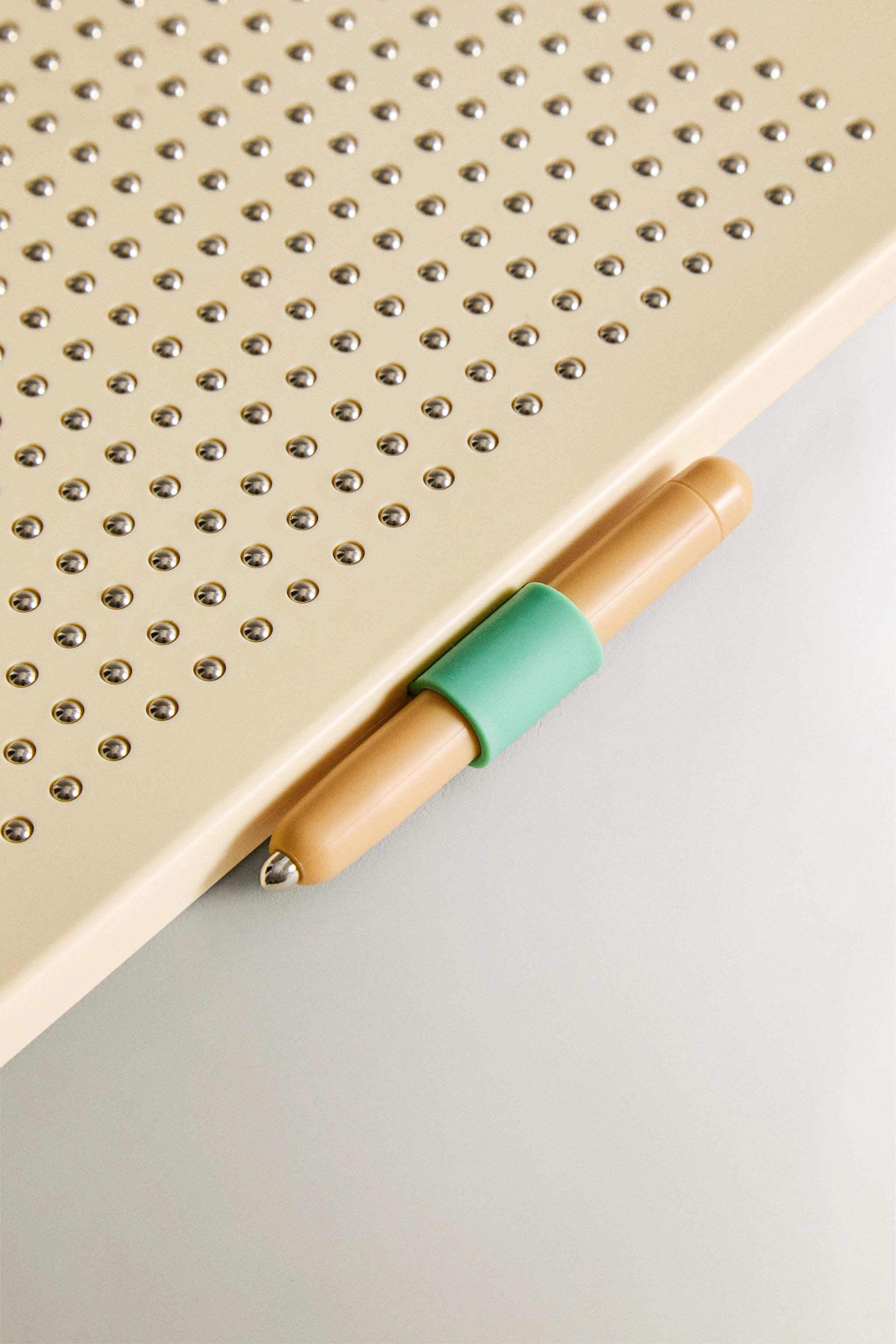 Zara KIDS' MAGNETIC SLATE TOY — фото 2