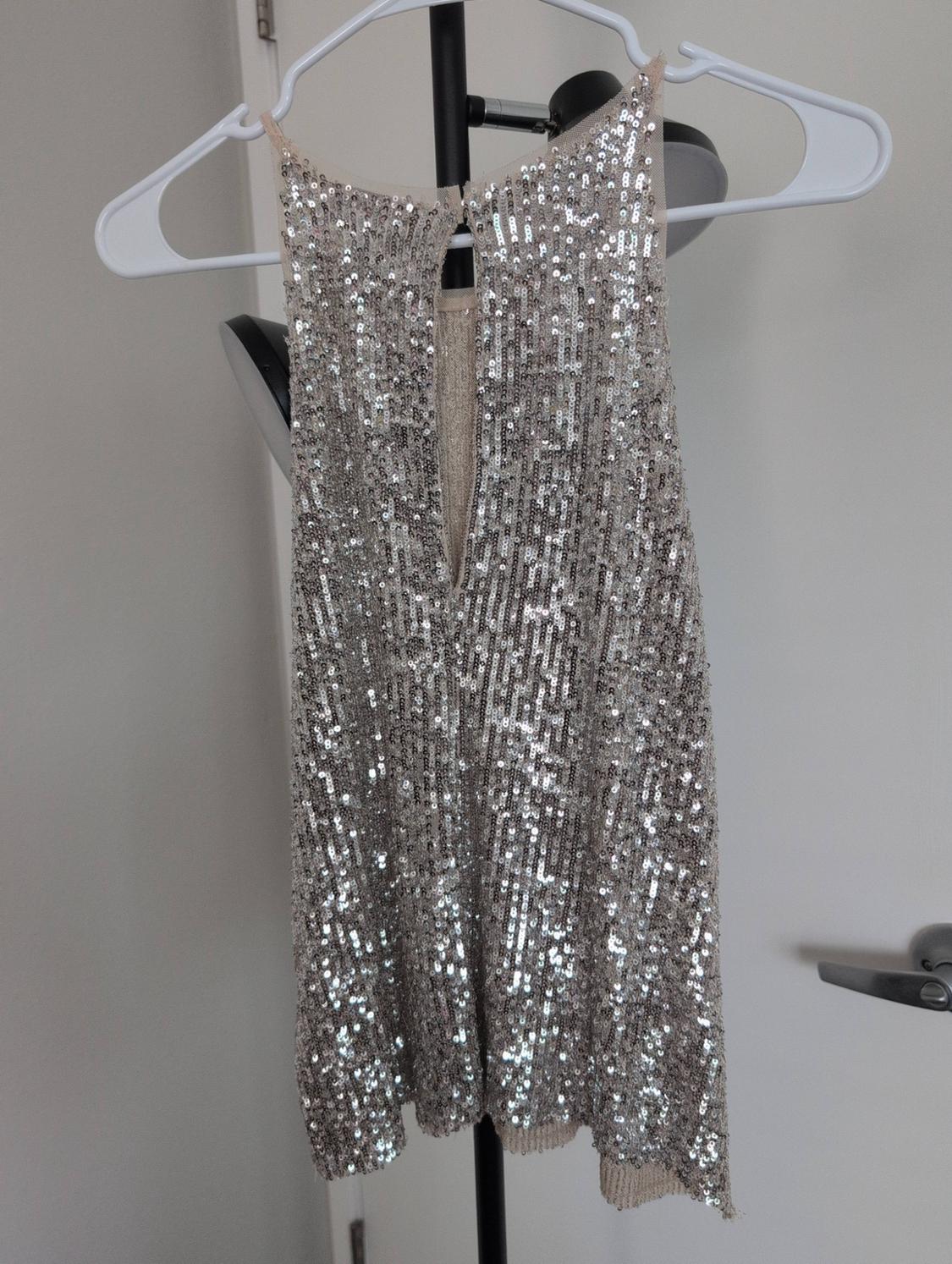 SEQUIN HALTER TOP - Image 4