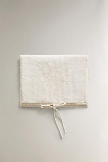 Zara EMBROIDERED TOILETRY BAG - Ivory - Image 0