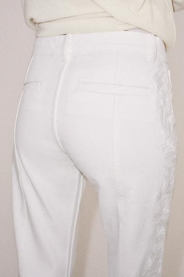 ZW COLLECTION EMBROIDERED MID-WAIST CAPRI JEANS - Ecru by Zara