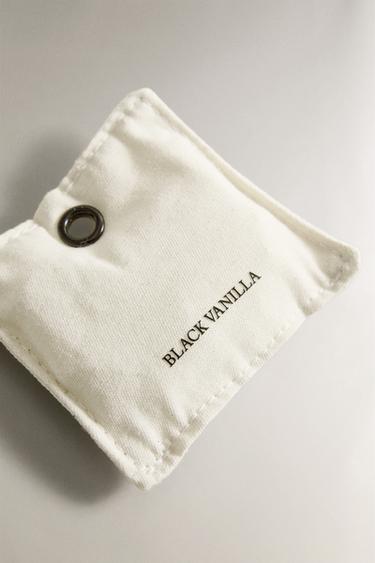 BLACK VANILLA CAR AIR FRESHENER - Black by Zara - Image 1