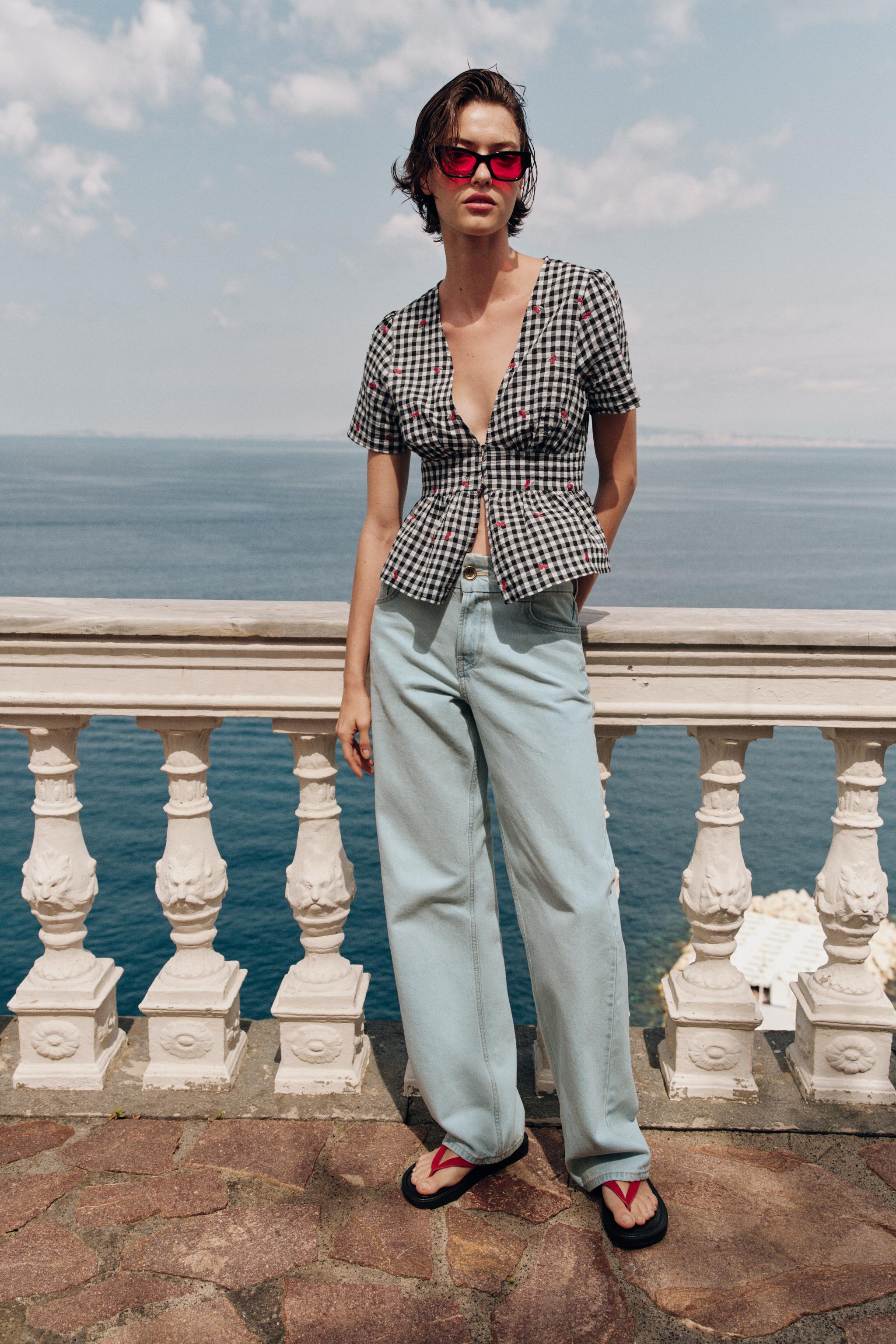 TOP À CARREAUX VICHY BRODERIES CERISES