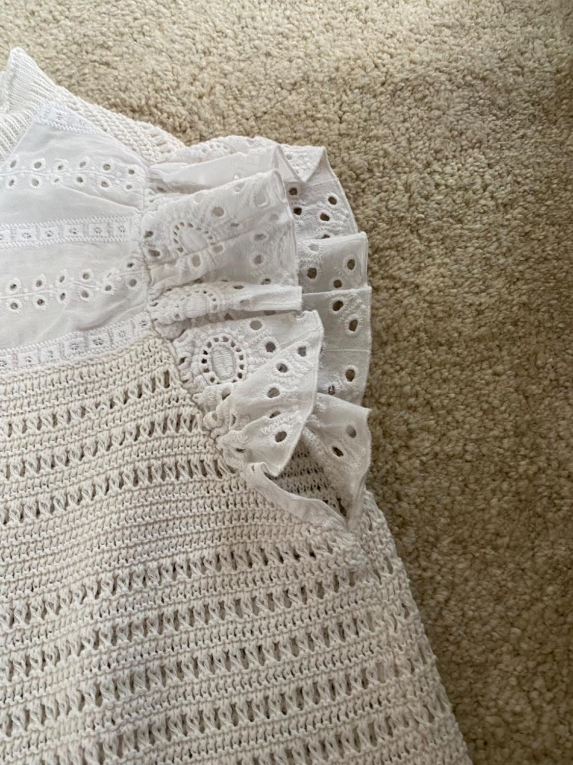 EMBROIDERED TOP WITH RUFFLED SLEEVES - Image 4