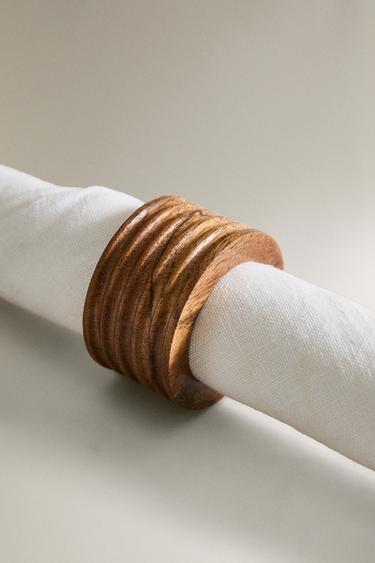PACK OF WOODEN NAPKIN RINGS (PACK OF 4) - Light beige by Zara - Image 2