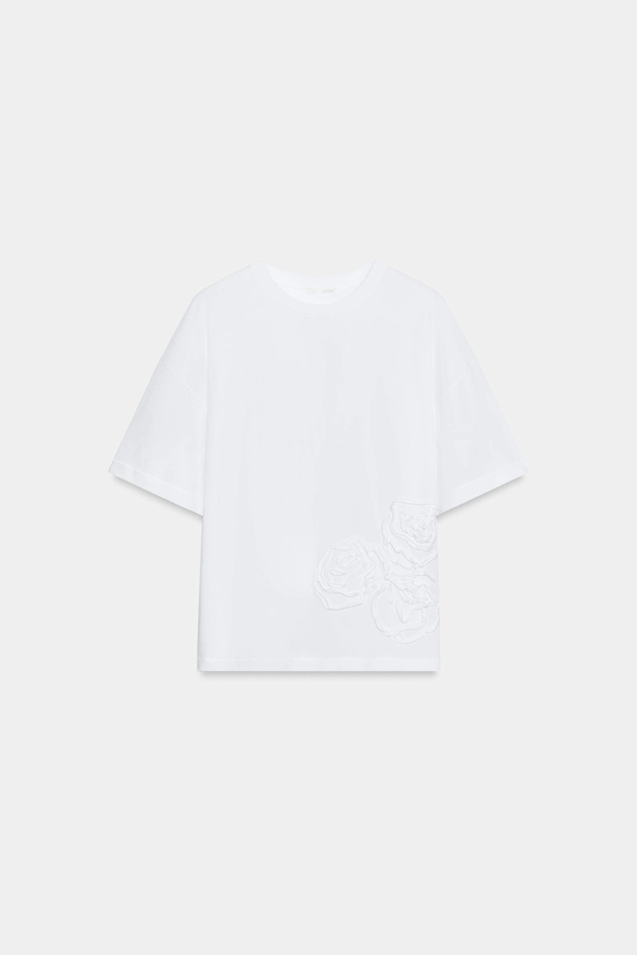 EMBOSSED FLOWER T-SHIRT