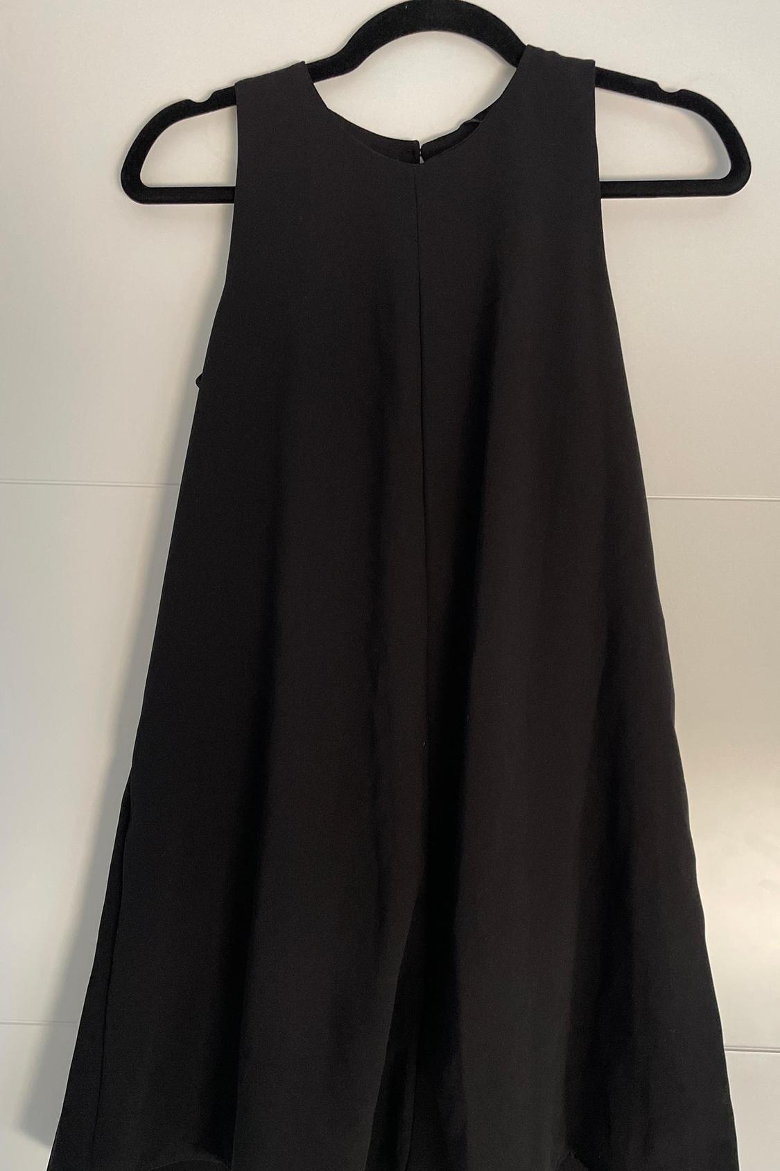 FLOWING DRESS