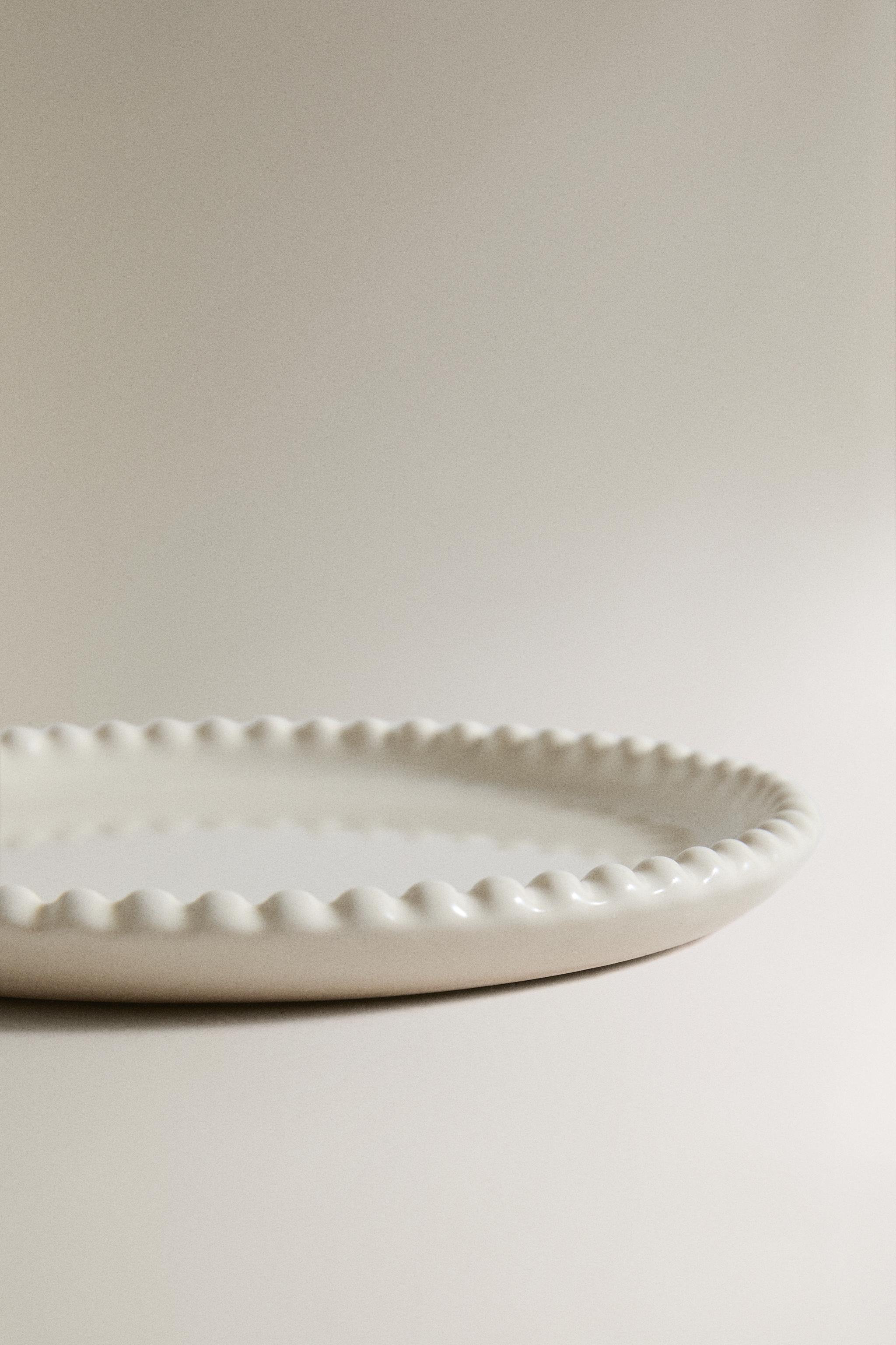 ROUND CERAMIC TRAY