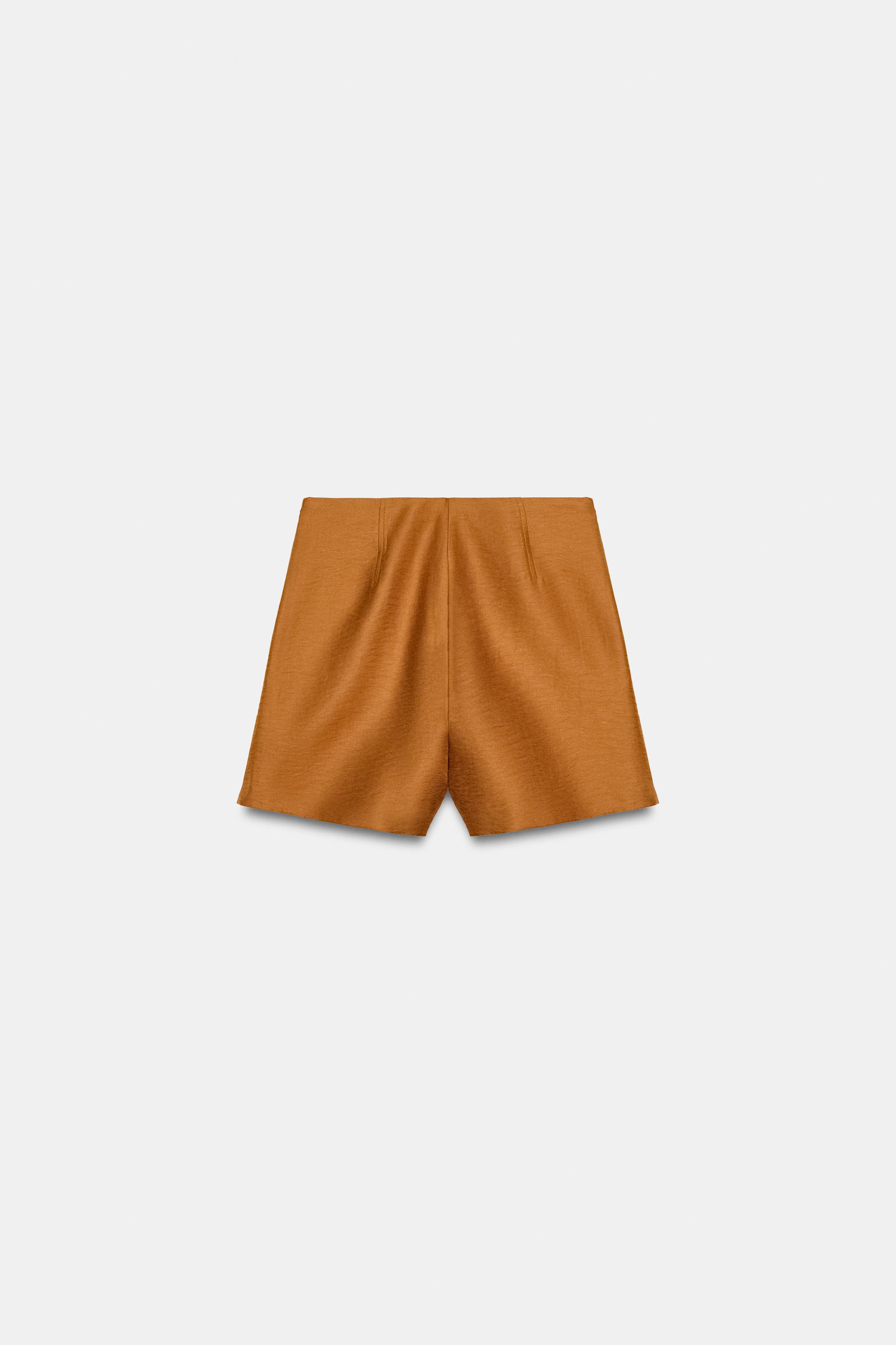 LINEN SHORTS WITH COVERED BUTTON