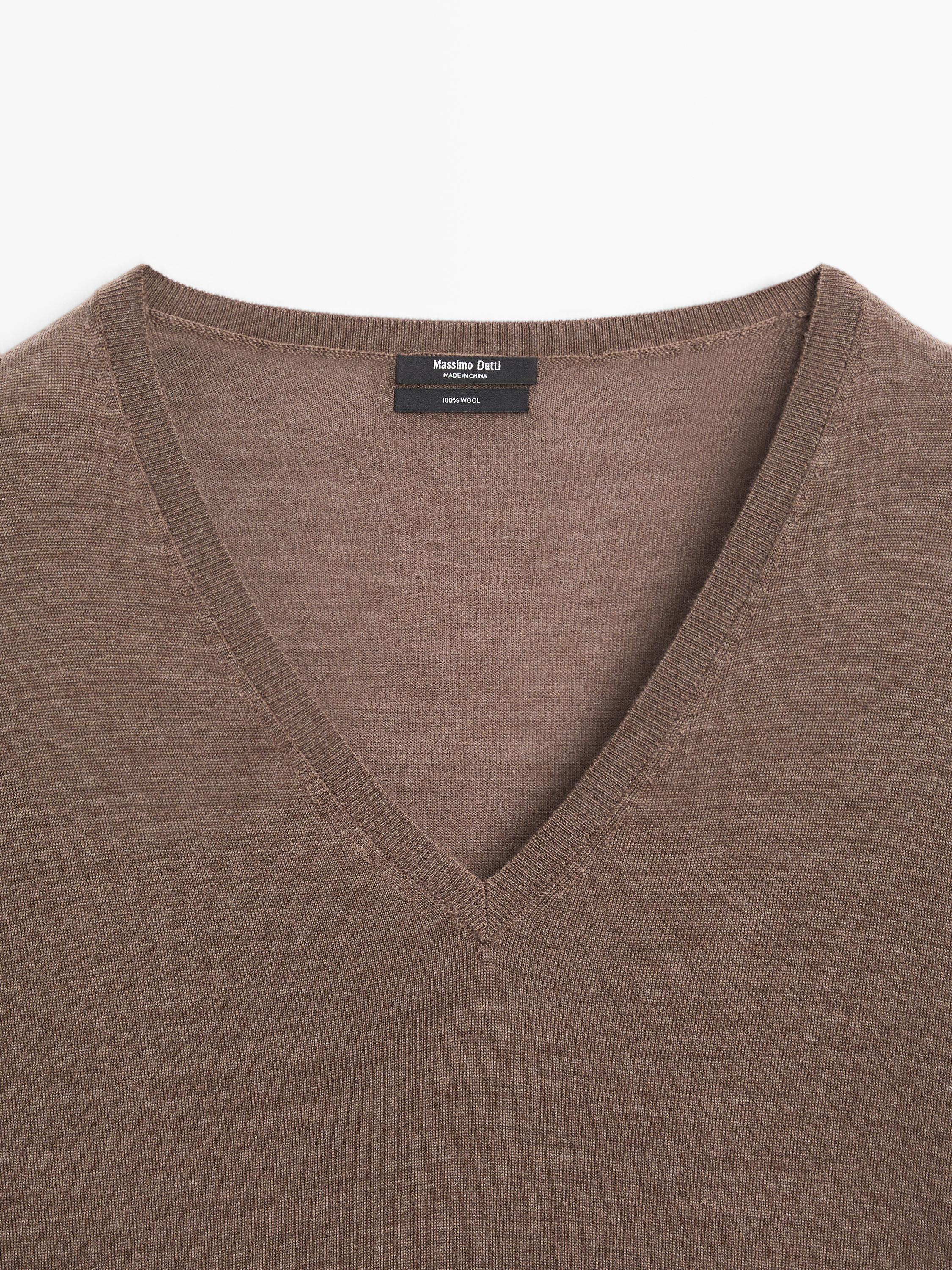 Pull à col en V 100 % laine