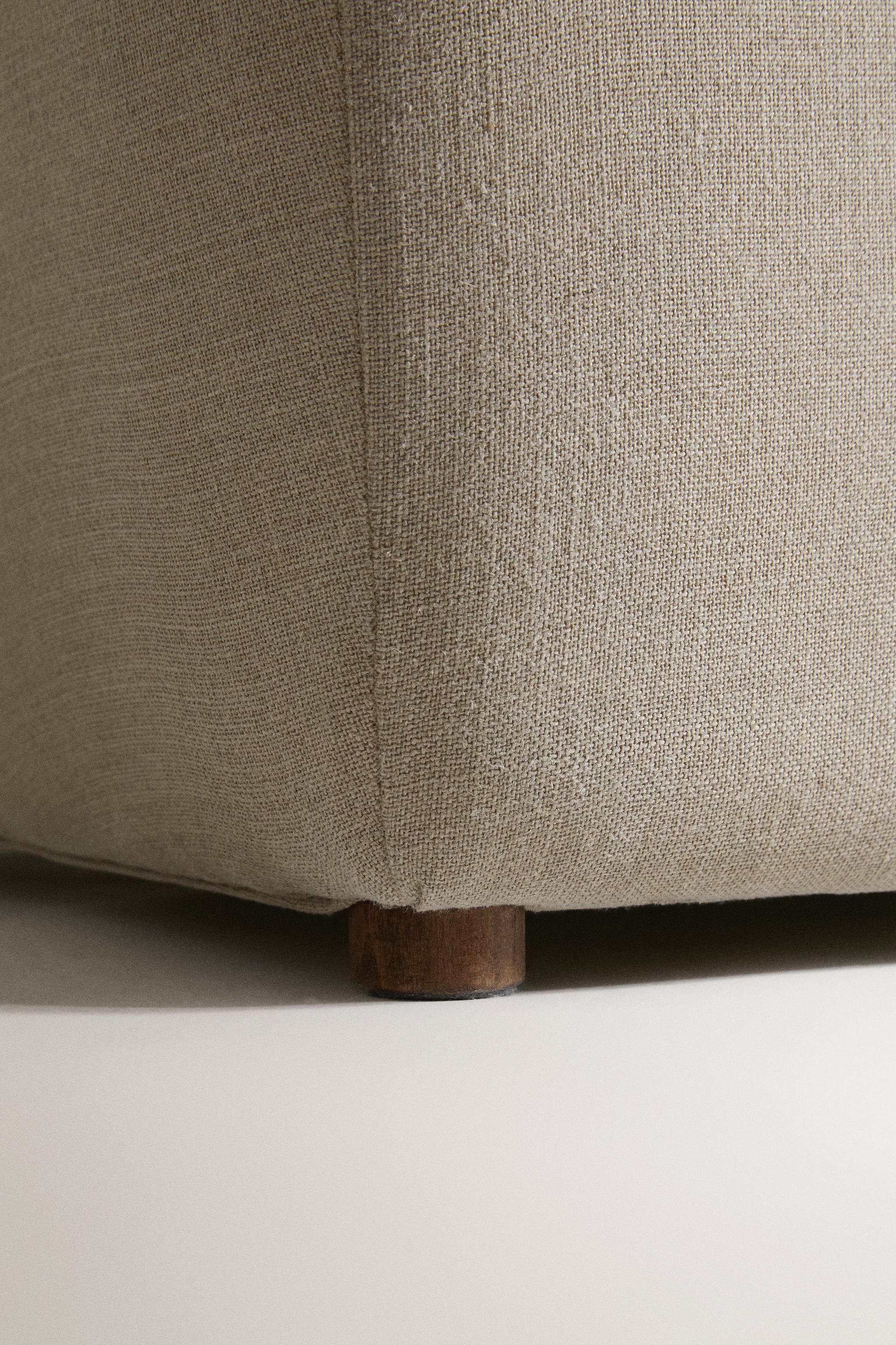 LINEN ACCENT CHAIR