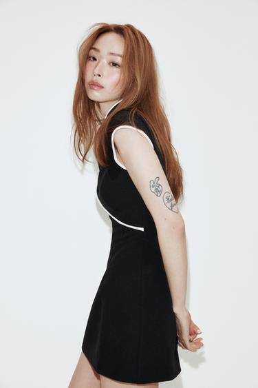 ROBE COURTE LISERÉS CONTRASTANTS - Noir de Zara - Image 2