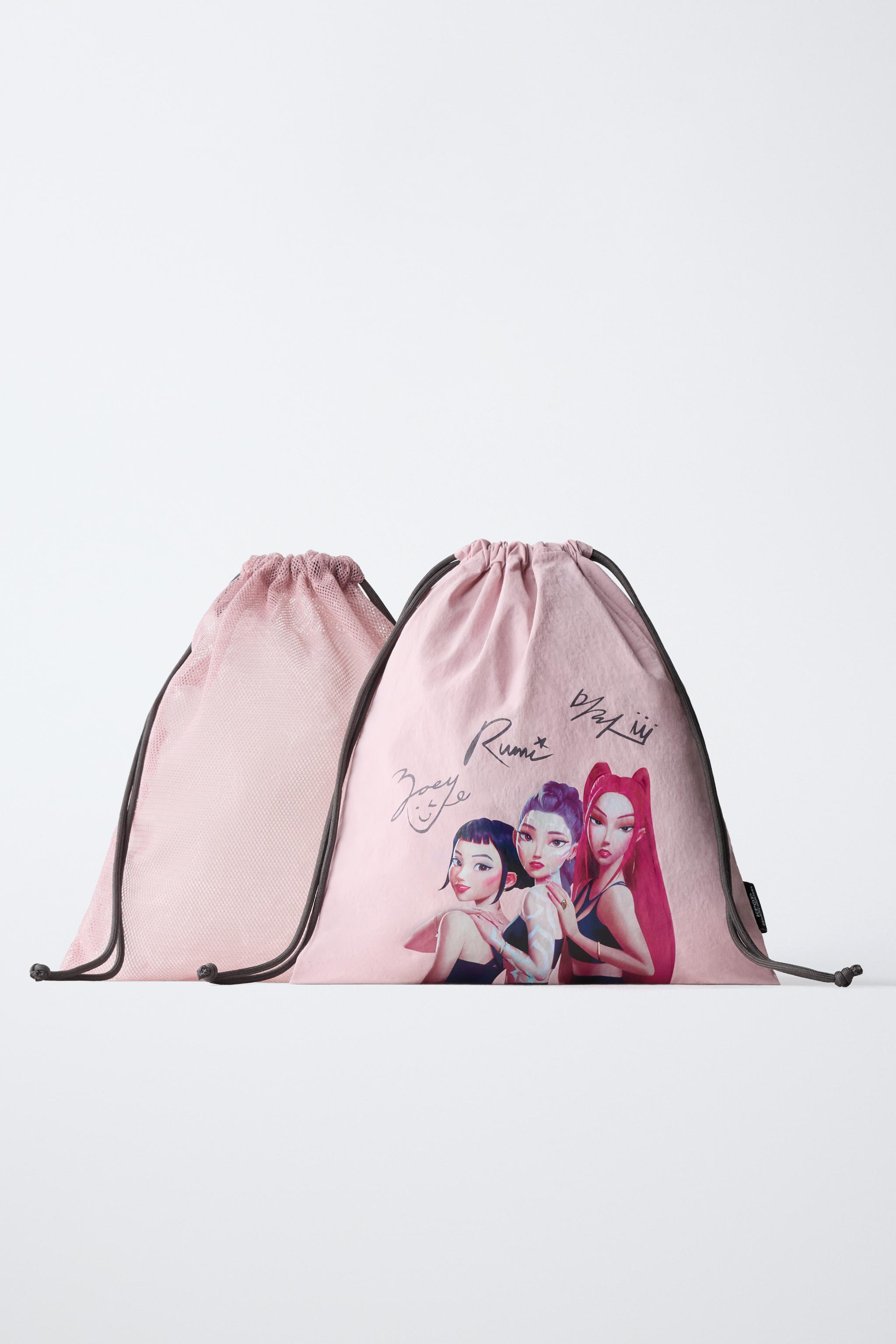 KPOP DEMON HUNTERS™ NETFLIX© DRAWSTRING BAG PACK — Pink