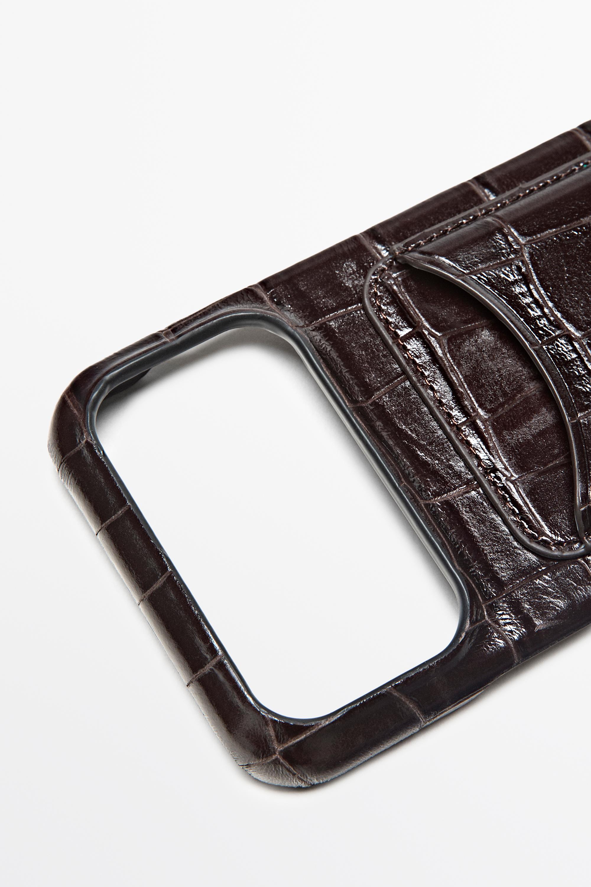 Textured Nappa leather iPhone 17 Pro Max case