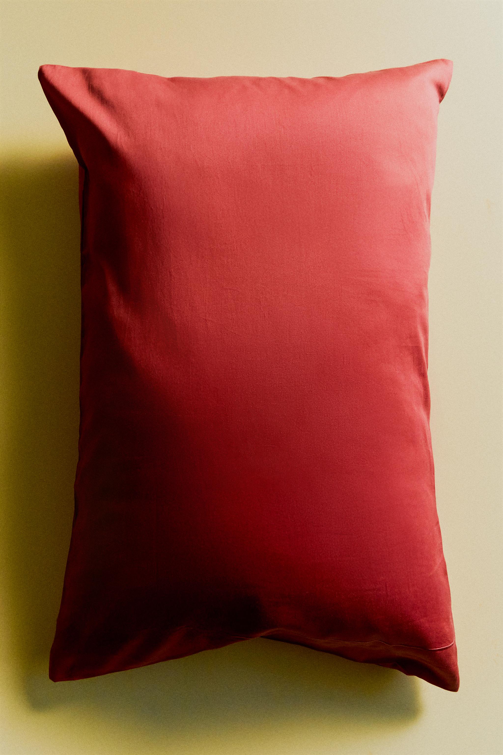 SATEEN PILLOWCASE WITH FESTOON DESIGN (300 THREAD COUNT) — Raspberry