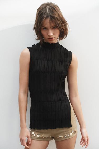 RUFFLED KNIT TOP - Black by Zara