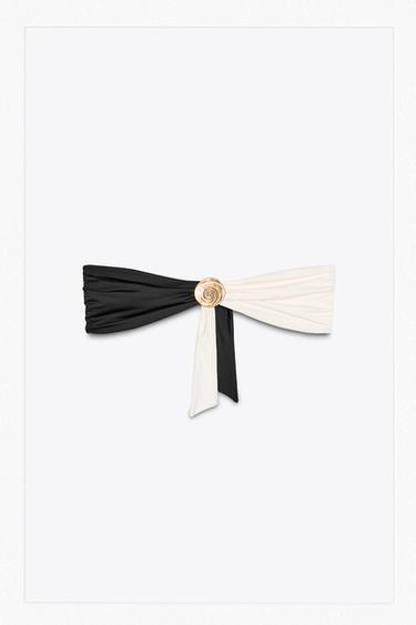 TOP BIKINI COMBINADO PIEZA METÁLICA - Negro / Blanco de Zara