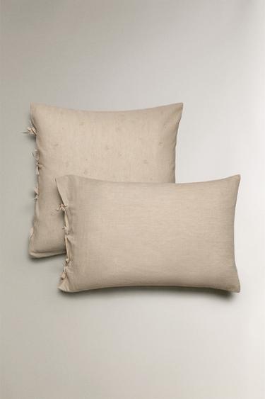CHILDREN’S LINEN PILLOWCASE WITH FLORAL EMBROIDERY - Light beige by Zara - Image 0