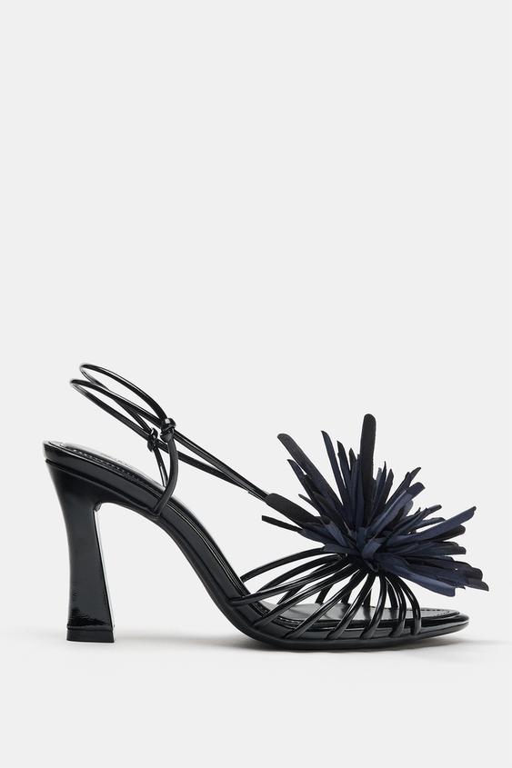 SANDALIA DE TACÓN CON DETALLE DE FLOR - Negro de Zara - Imagen 0
