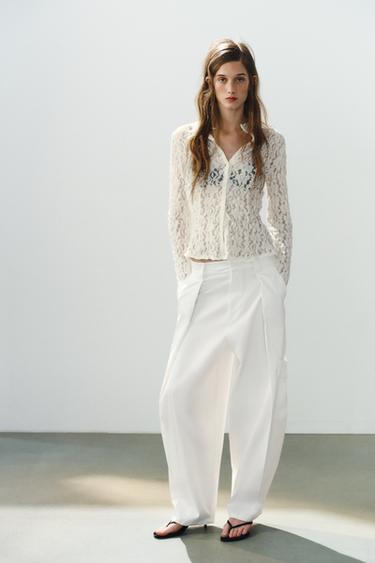 TOP ENCAJE BOTONES - Crudo de Zara
