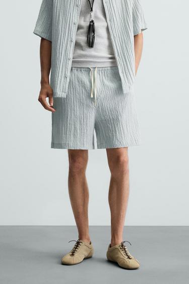JACQUARD CRINKLE-EFFECT BERMUDA SHORTS - Faded blue by Zara