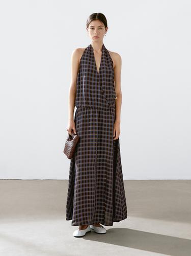 Vestido largo vuelo cuello halter estampado - Chocolate de Zara