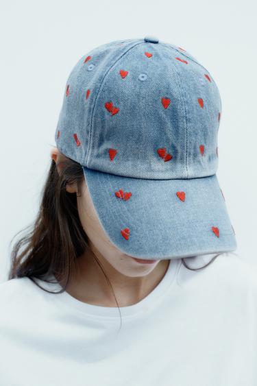 طاقية DENIM بحافة أمامية وتطريز قلوب - بحري by Zara - Image 0