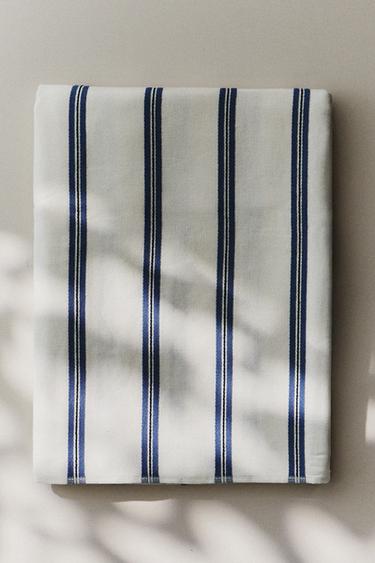 SERVIETTE DE PLAGE VELOUR FINES RAYURES - Bleu moyen de Zara