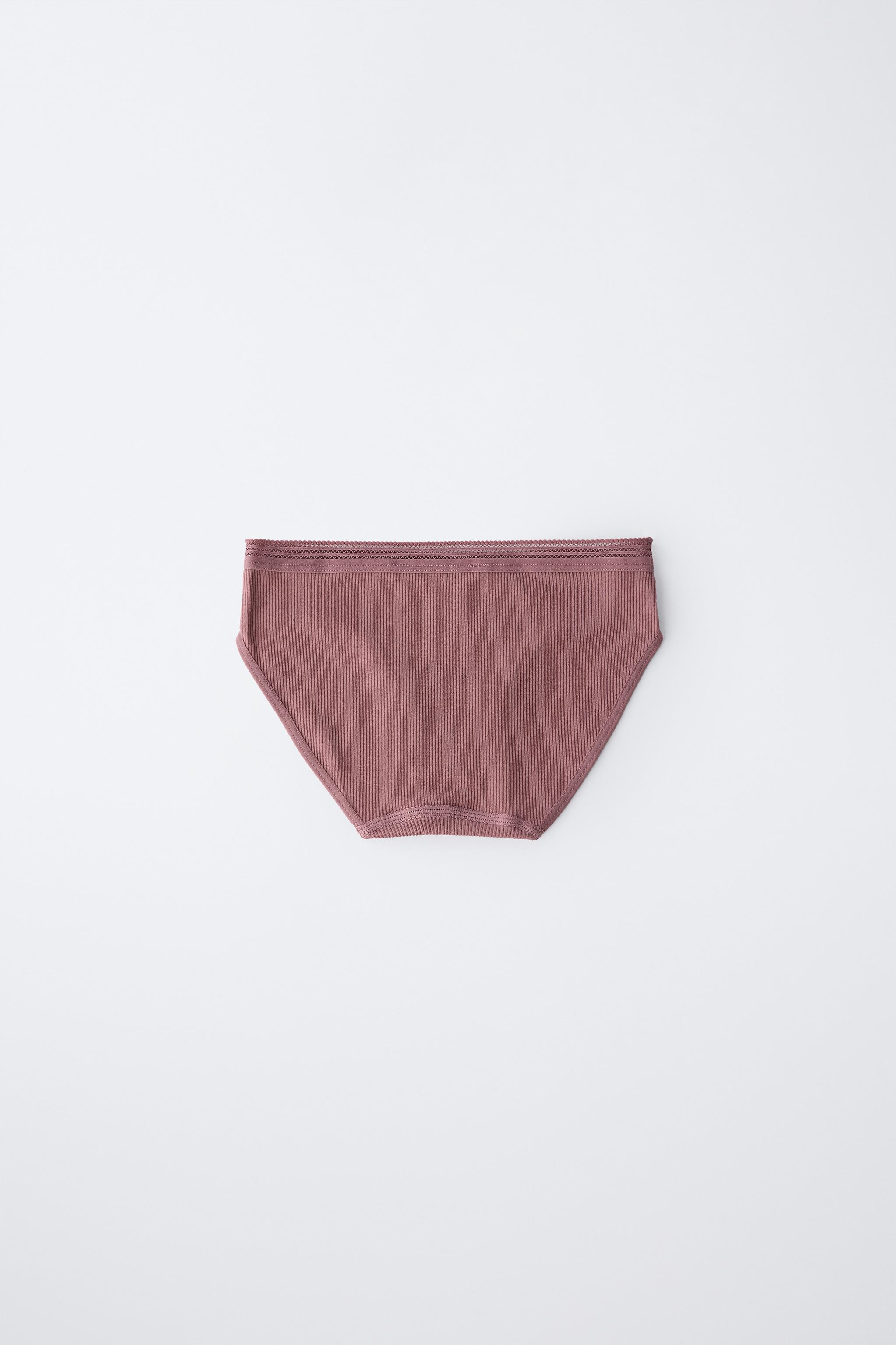 AGES 8-14 / THREE-PACK OF SEAMLESS UNDERWEAR