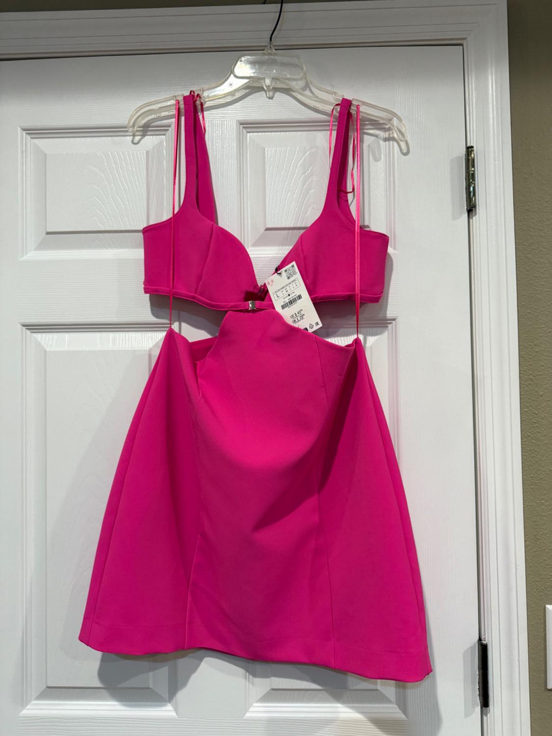 VESTIDO CUT OUT ENTALLADO