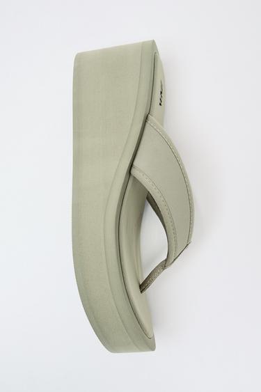 CONTRAST PLATFORM SANDALS - Khaki Green by Zara