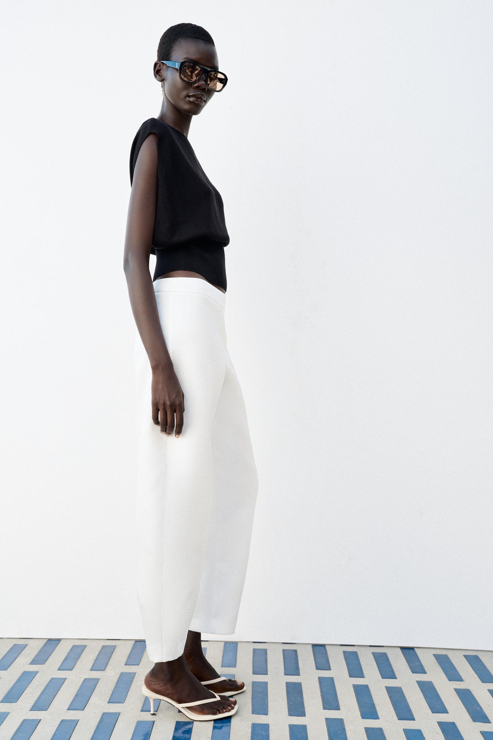 FITTED WAIST KNIT TOP