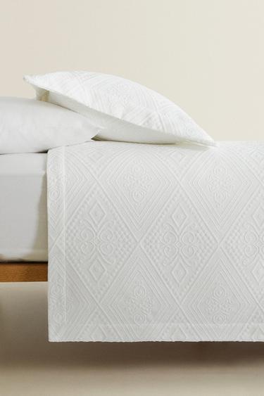 COTTON BEDSPREAD WITH GEOMETRIC DESIGN - White by Zara - Image 4