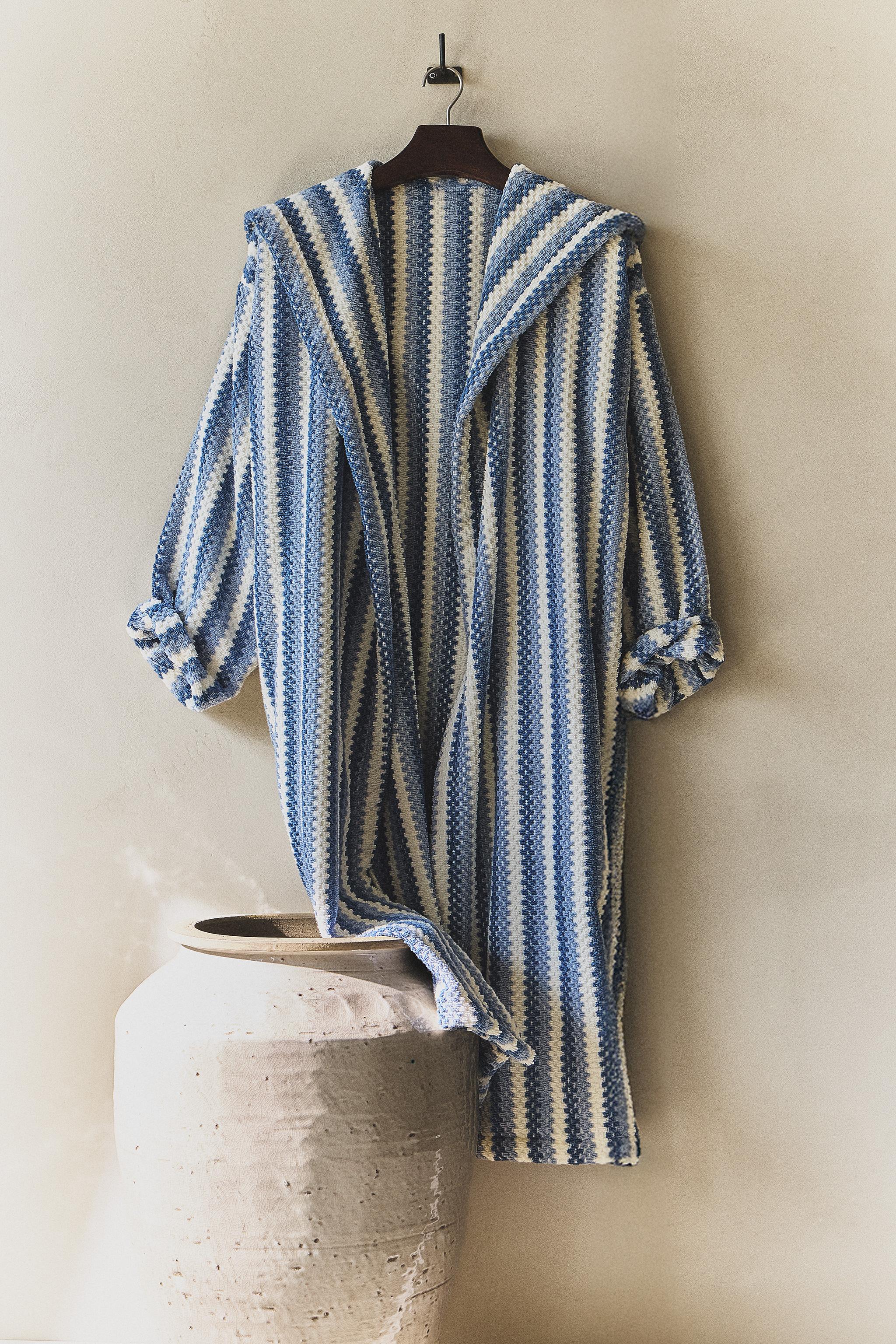 PEIGNOIR JACQUARD GÉOMÉTRIQUE