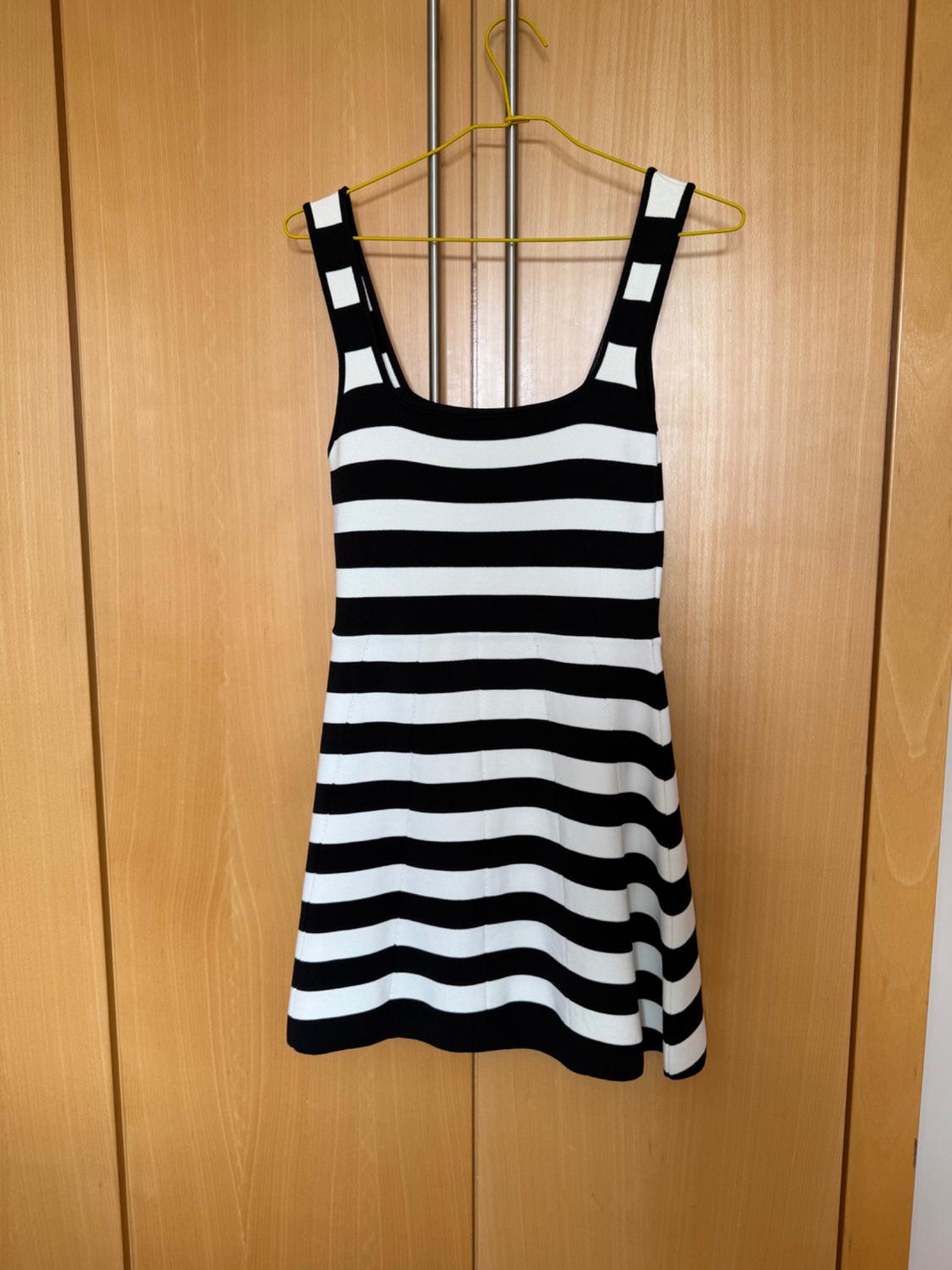 SKATER KNIT DRESS - Image 3