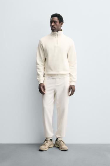 SUDADERA CUELLO CREMALLERA BÁSICA - Blanco roto de Zara - Imagen 0