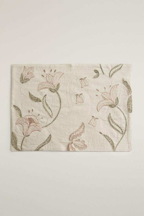 SET DE TABLE FLEURS BRODÉES - Écru de Zara - Image 0