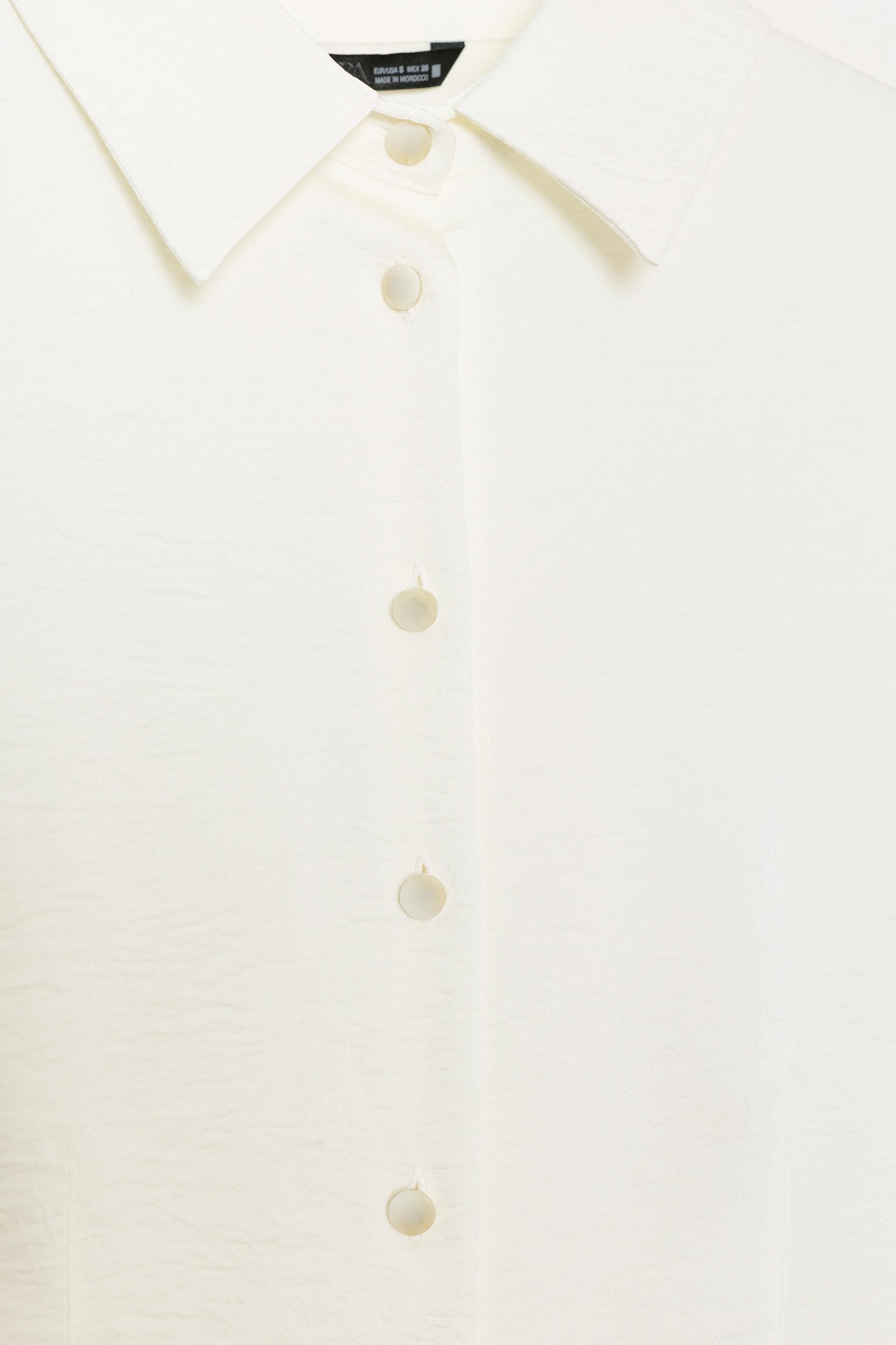 SATIN EFFECT FITTED WAIST SHIRT