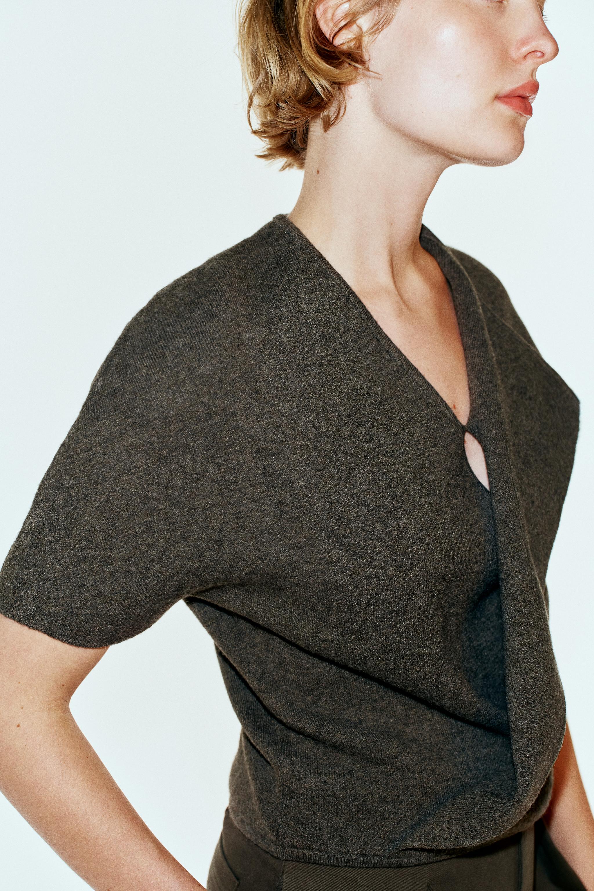 PULL CROISÉ EN MAILLE MANCHES COURTES