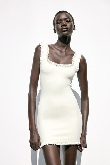 {navn} - {farge} for Zara