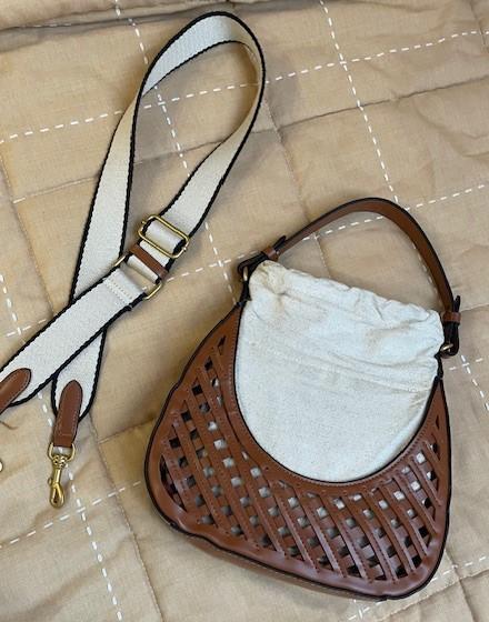 CONTRAST BUCKET BAG - Image 3