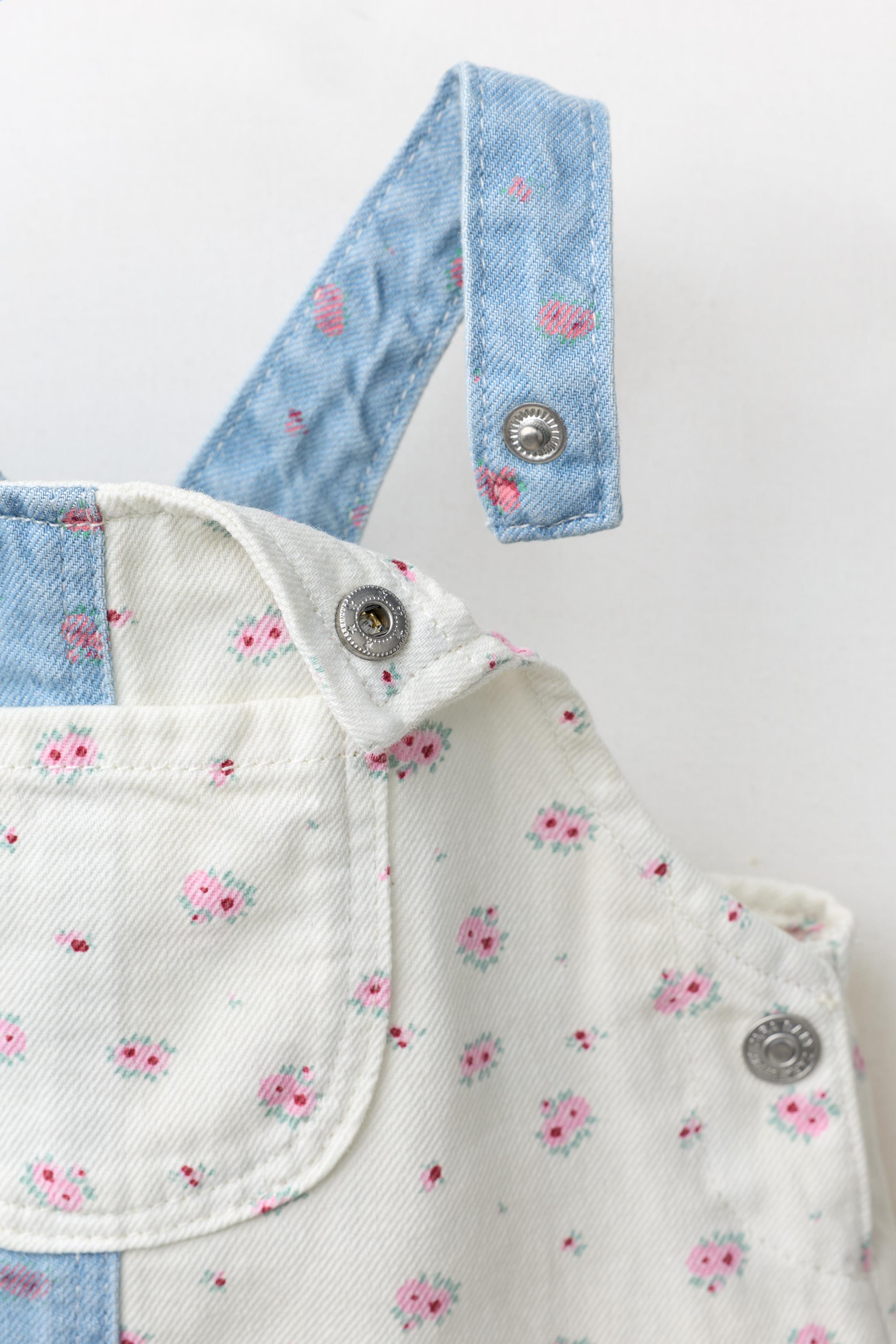 Детские платья Zara DENIM PATCHWORK FLORAL PINAFORE AND BLOOMERS — фото 4