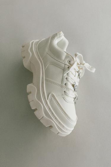 ZAPATILLA DEPORTIVA PISO VOLUMEN CHARM - Blanco de Zara