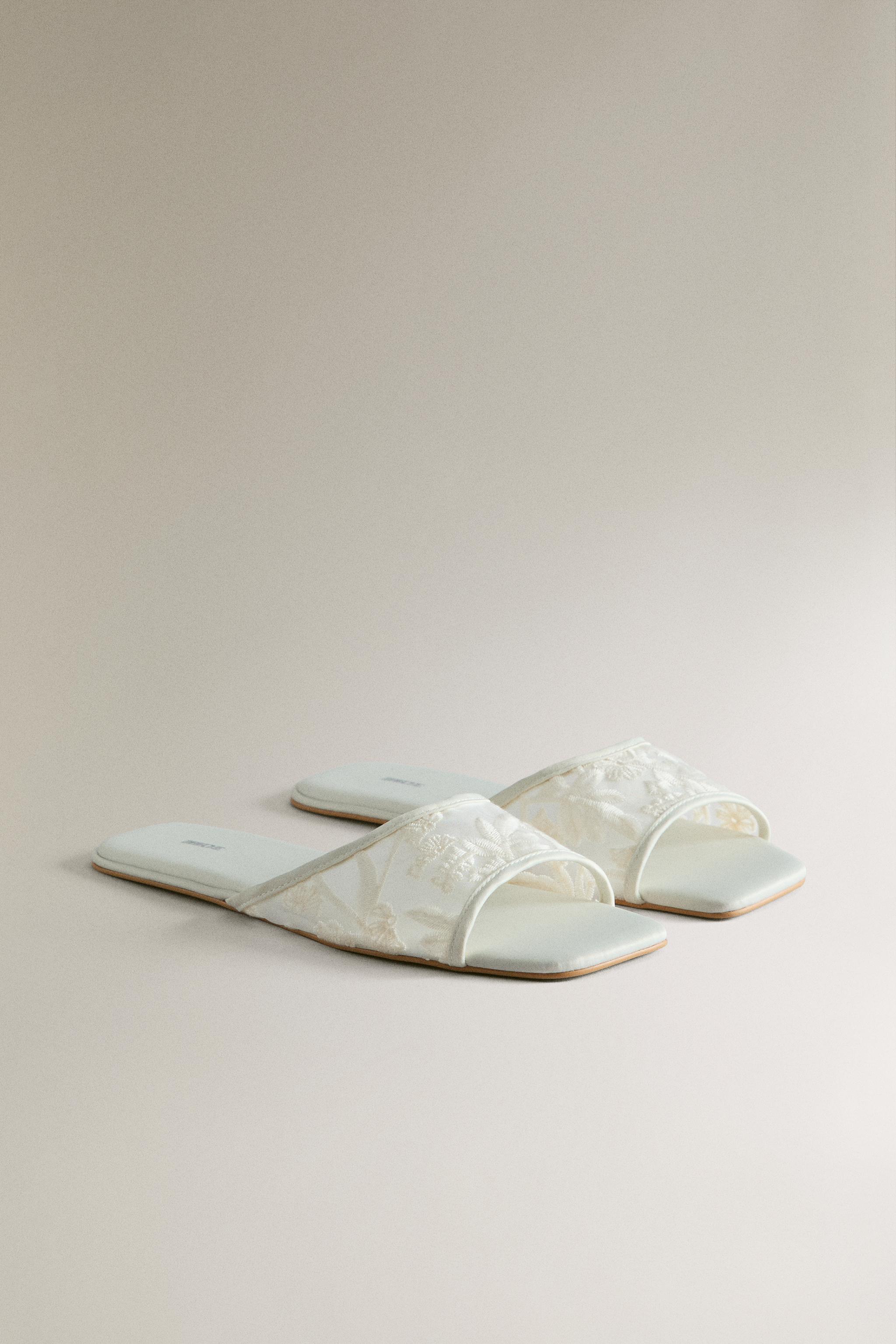 SLIDERS WITH FLORAL DETAILS — White
