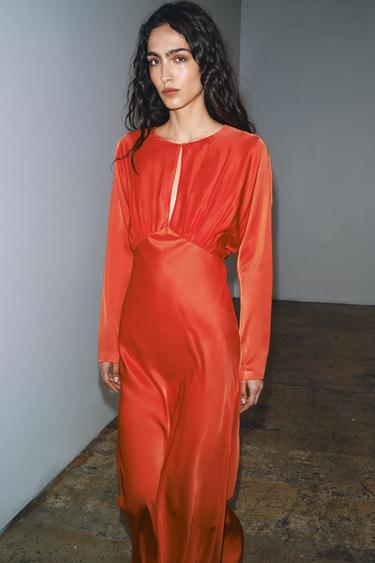 ROBE SATINÉE MANCHES CHAUVE-SOURIS FENDUE - Orange de Zara - Image 4