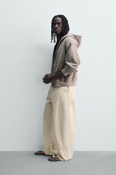 PANTALON COUPE DÉCONTRACTÉE À RAYURES CONTRASTANTES - Rayures de Zara - Image 3