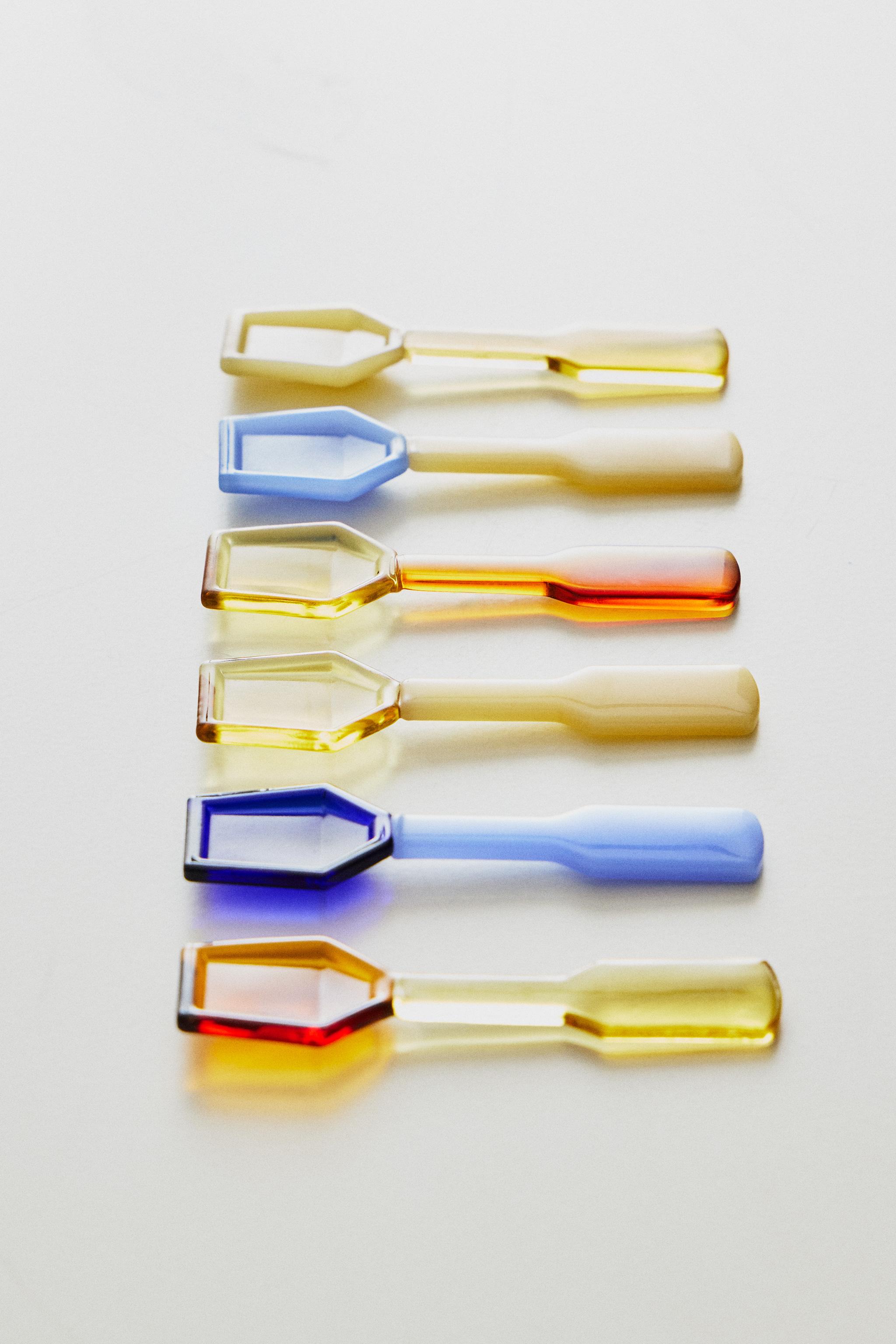 COLORED BOROSILICATE GLASS ICE CREAM SPOON SET (SET OF 6) — yellow