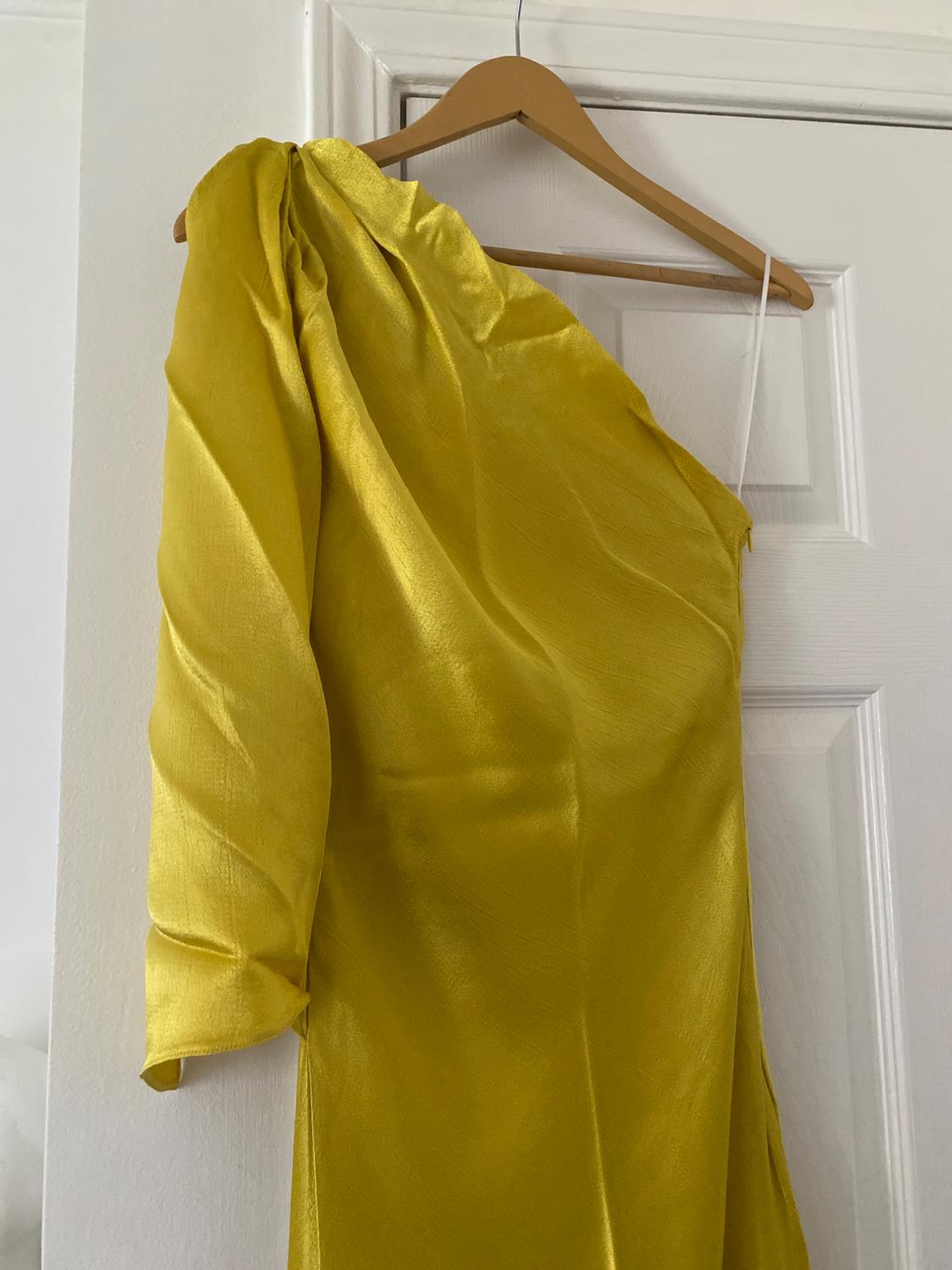 VESTIDO HOMBRO DESCUBIERTO EDICIÓN LIMITADA - Image 3