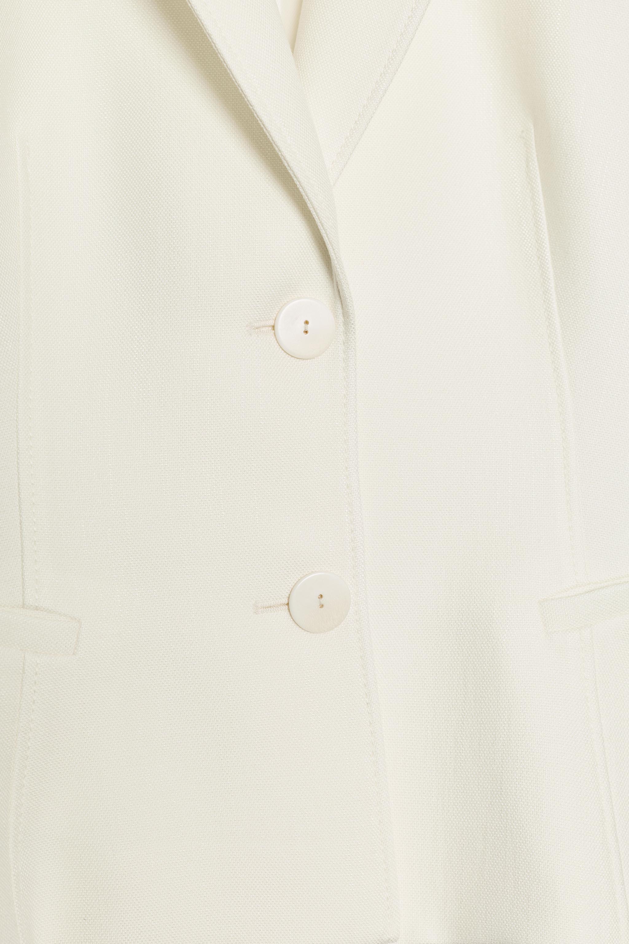 VESTE AJUSTÉE À ÉPAULETTES
