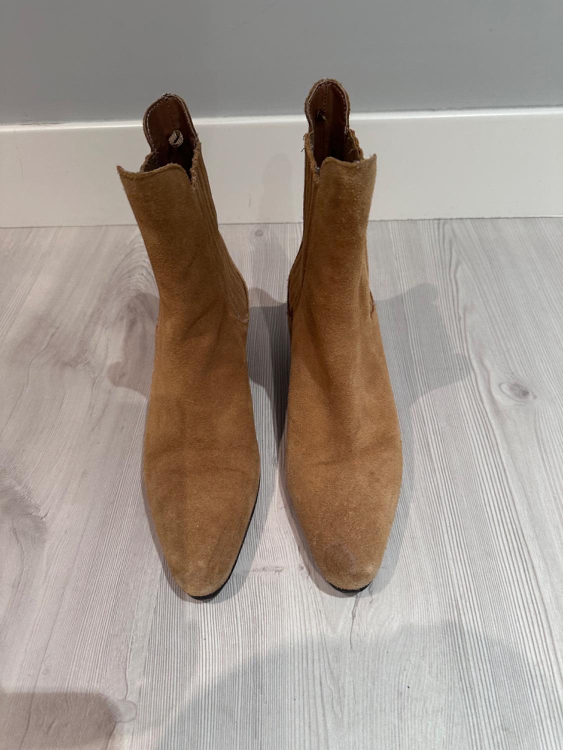 BOTA SERRAJE, PIEL, TACÓN 3,5 CM, SUELA ANTIDESLIZANTE COLOCADA EN EL ZAPATERO, TALLA CORRECTA, PERFECTO ESTADO - Image 2