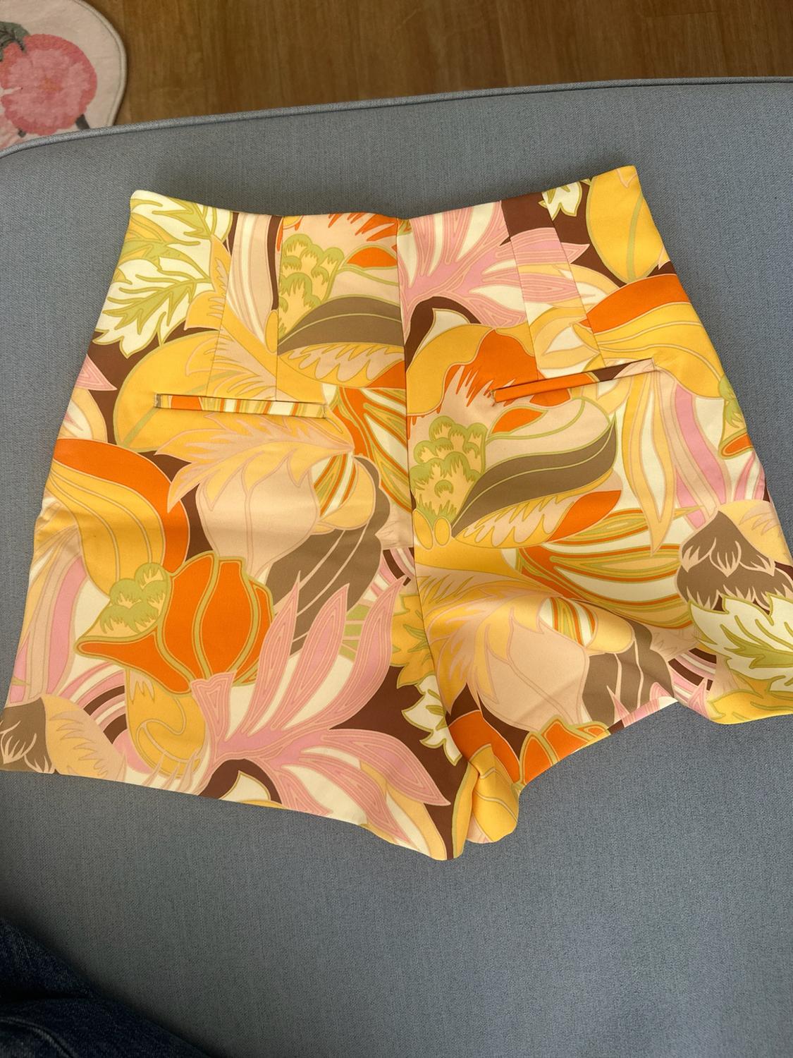 PRINTED HIGH-WAIST SHORTS - Image 2